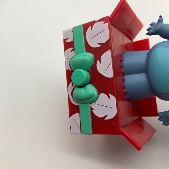 Disney Funko Lilo and Stitch Pop-Up Greeting Ohana Means Family Figurine - Picture 9 of 13